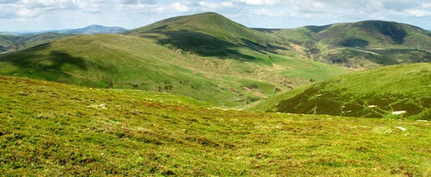 Chapelgill Hill, Culter Fell and Tinto Hill from Gathersnow Hill.