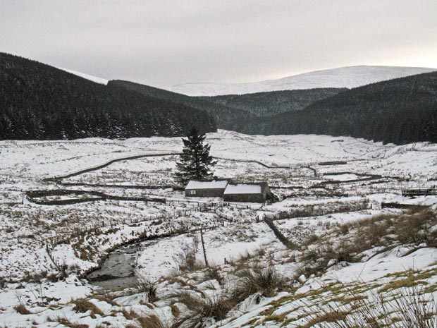 View of Over Phawhope bothy while heading for Potburn.