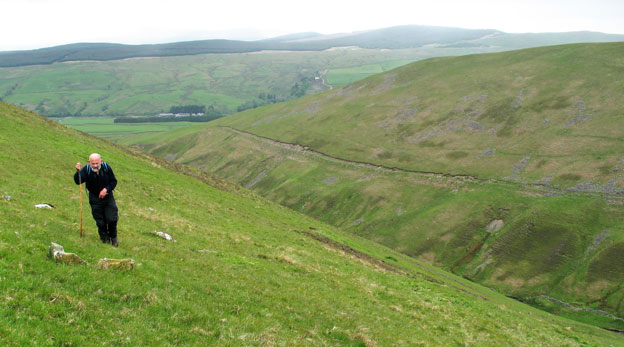 Heading up the southern bank of the Auchencat Burn towards Blue Cairn.