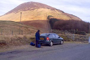 Where to park near the cattle grid at Carrifran