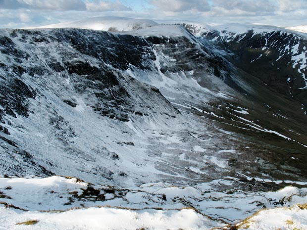 View of Hound Shoulder as we arrive at Hound Bank and the top of Black Craig.