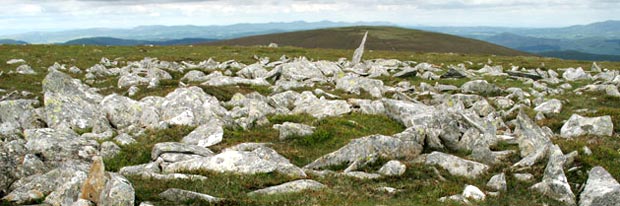 Large stone slabs east of the top of Pykestone Knowe.