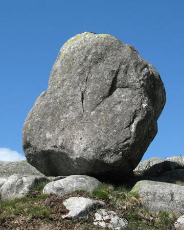 Boulder waiting for Godot near Craiglee - close up