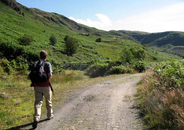 Where to leave the vehicle track and take to the hill