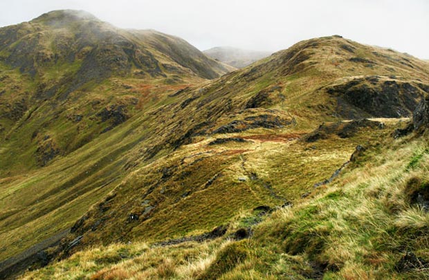 Starting to head down the Bennanbrack ridge towards Curleywee