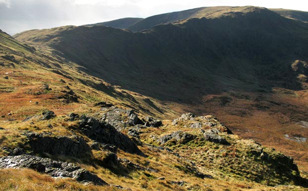 View of Bennanbrack ridge and Lamachan from the saddle between Curleywee and White Hill