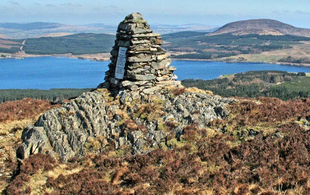 Memorial to four people killed in an air accident on 2nd February 1937 on the Daily Express airplane Dragonfly