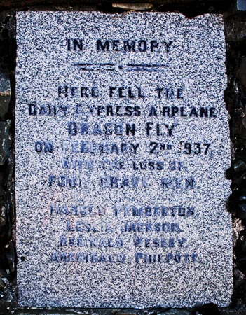 Memorial to four people killed in an air accident on 2nd February 1937 on the Daily Express airplane Dragonfly