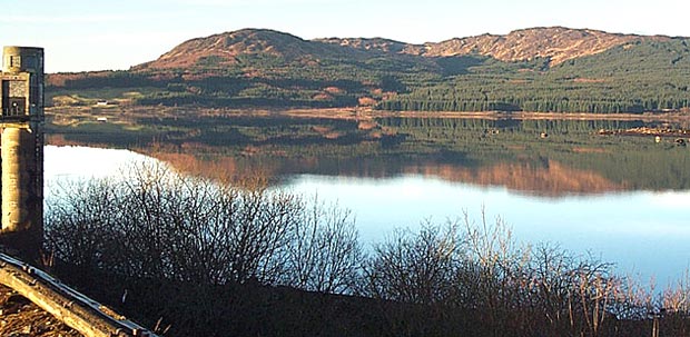 View over Clatteringshaws to Darnaw and Low Craignell