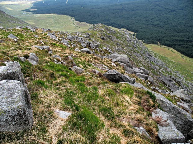 View of the rocky tail of Dungeon Hill ridge - know as Brishie