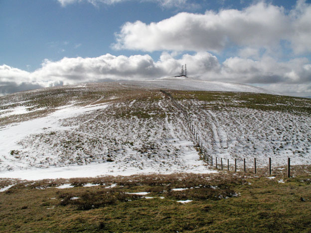 View into the saddle between Dungrain Law and Peden Head with Green Lowther beyond