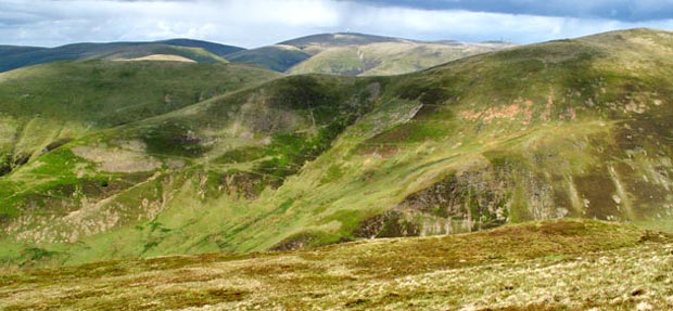 View looking northward from Durisdeer Rig over Well Hill to the Lowthers