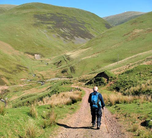 View towards Thirstane Hill and the route ahead