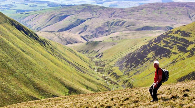 View down into the valley of the Enterkin Burn from Wether Hill