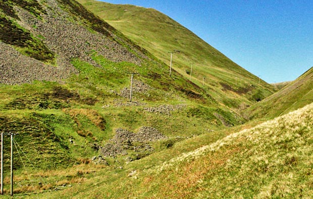 Looking up the Enterkin Pass