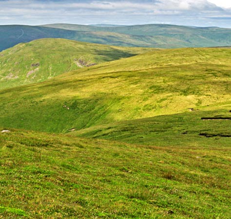 View of Earncraig and Gana Hill while heading to Penbreck from Queensberry