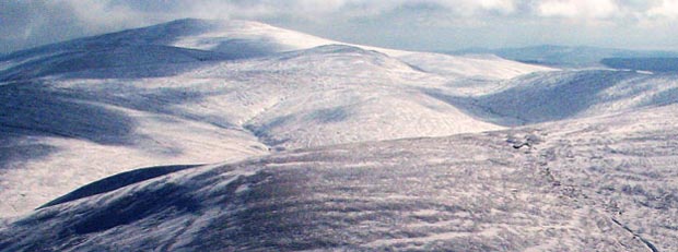 View from the top of Rodger Law towards Queensberry - detail with hill names