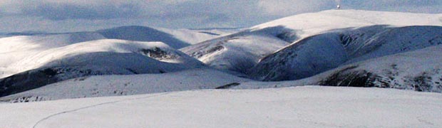 View of Lowther hills from the top of Scaw'd Law  - with hill names