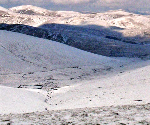 View of the Potrail Water catchment area while descending into it from Scaw'd Law