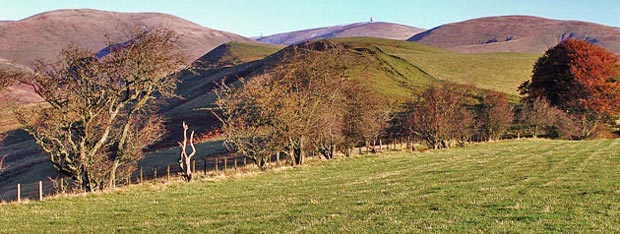 View towards Lowther Hill from the old bridle path which leads to the Enterkin Pass
