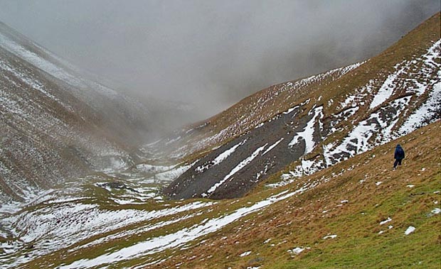 Heading down the Enterkin Pass in freezing mist