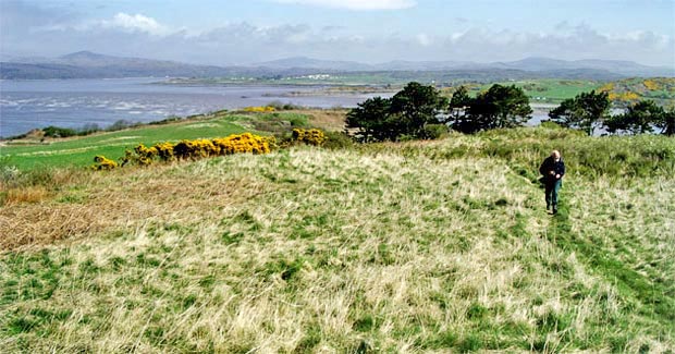 View heading towards the cairn at the highest point of Ardwall Isle