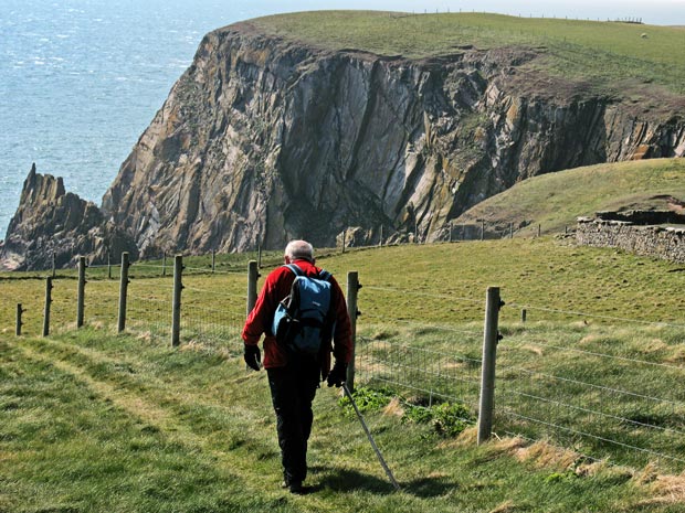 Heading from the lighthouse at the Mull of Galloway towards Gallie Craig headland