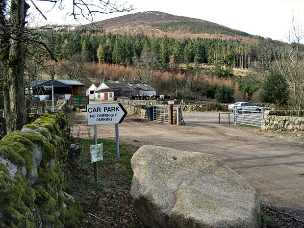 View of the parking area at Glen Head