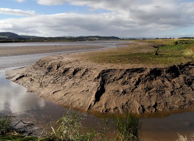 View looking up the River Nith from Kelton