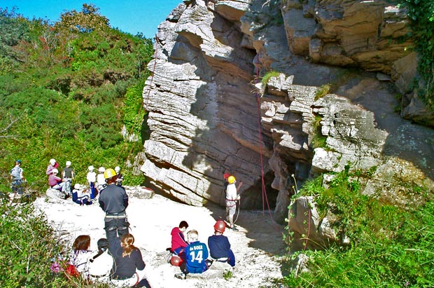 Young rock climbers at the Thirl Stane, Powillimount