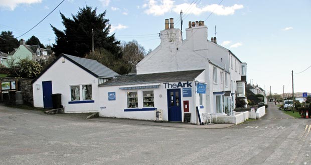 Parting of the ways at The Ark, Kippford - left for the Jubilee Path to Rockcliffe and straight ahead for Rough Island.