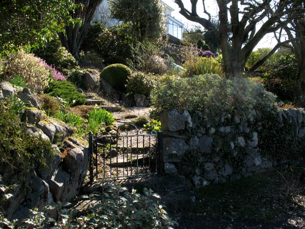 Garden by the shore road to Rough Island.