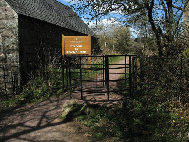 Leaving Rockcliffe by the shore track to Kippford.