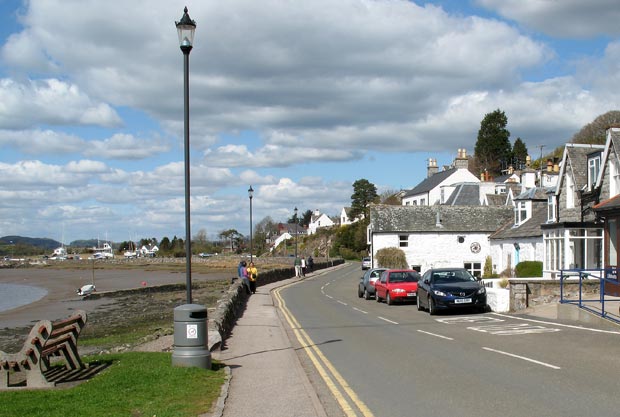 Heading north back towards the car park in Kippford.