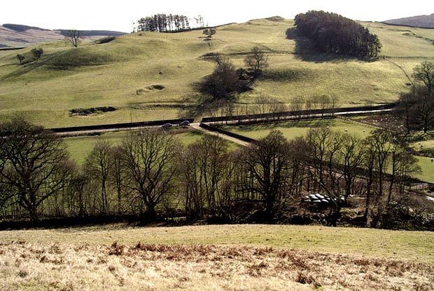 Where to park on the Penpont to Tynron road to go up onto Tynron Doon