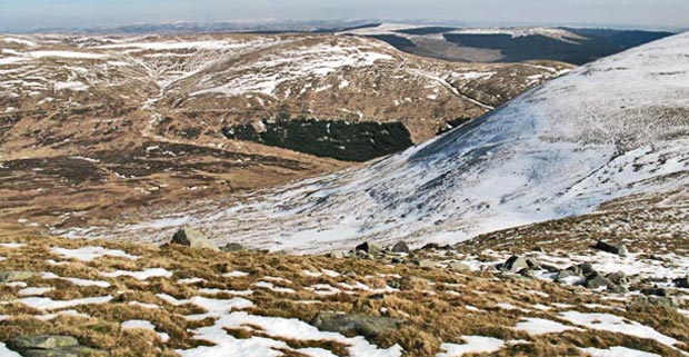 Keoch Rig from the saddle between Beninner and cairnsmore of Carsphairn